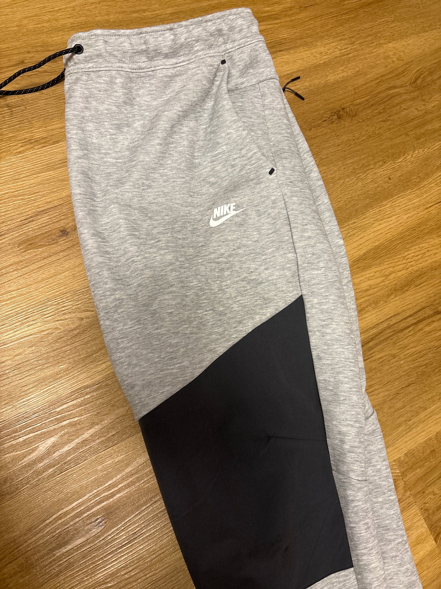Nike Techfit Jogginghose in Grautönen, Größe XXL