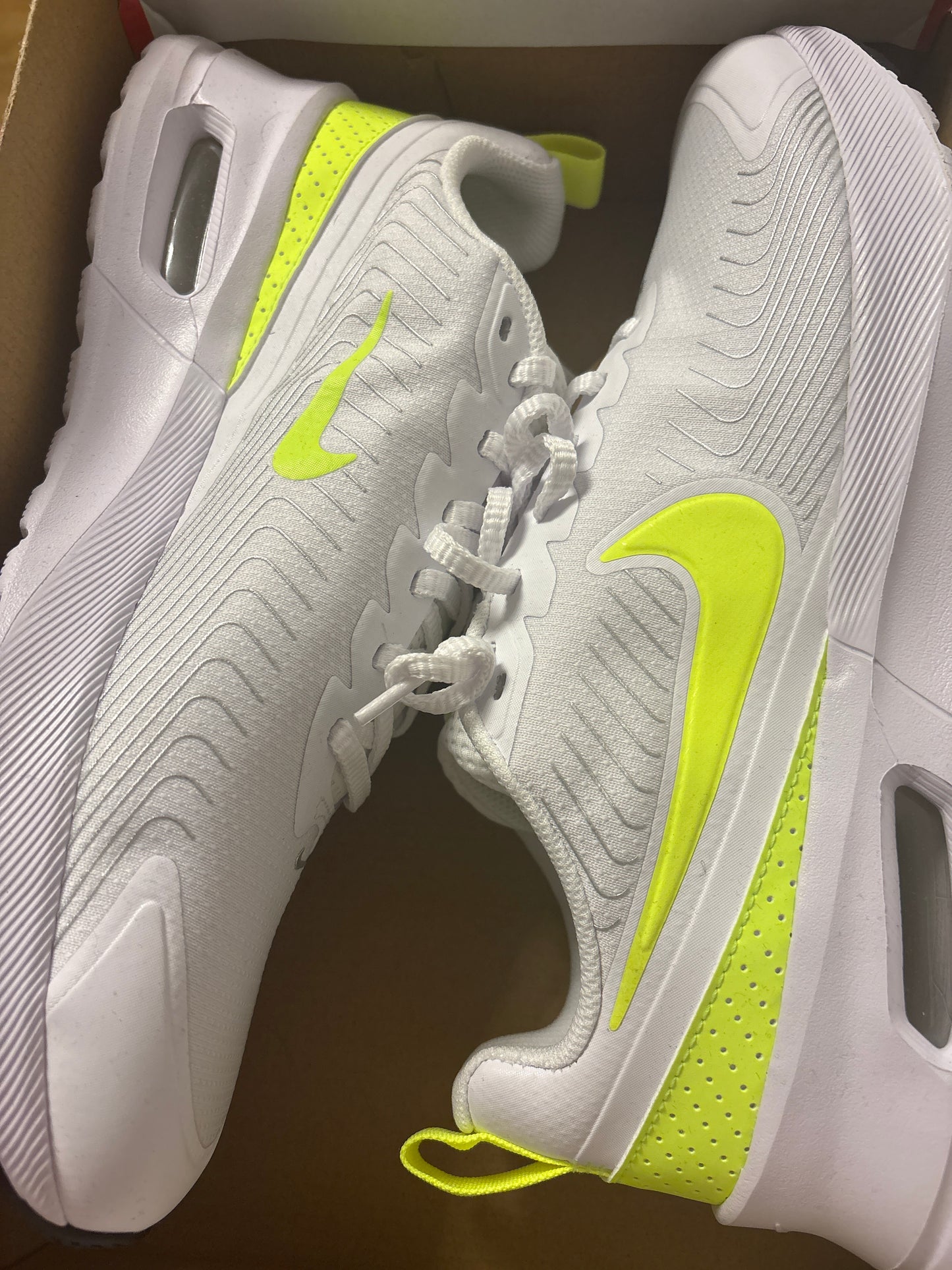 Nike Air Max Nuaxis, neongelb/weiss, Größe 44