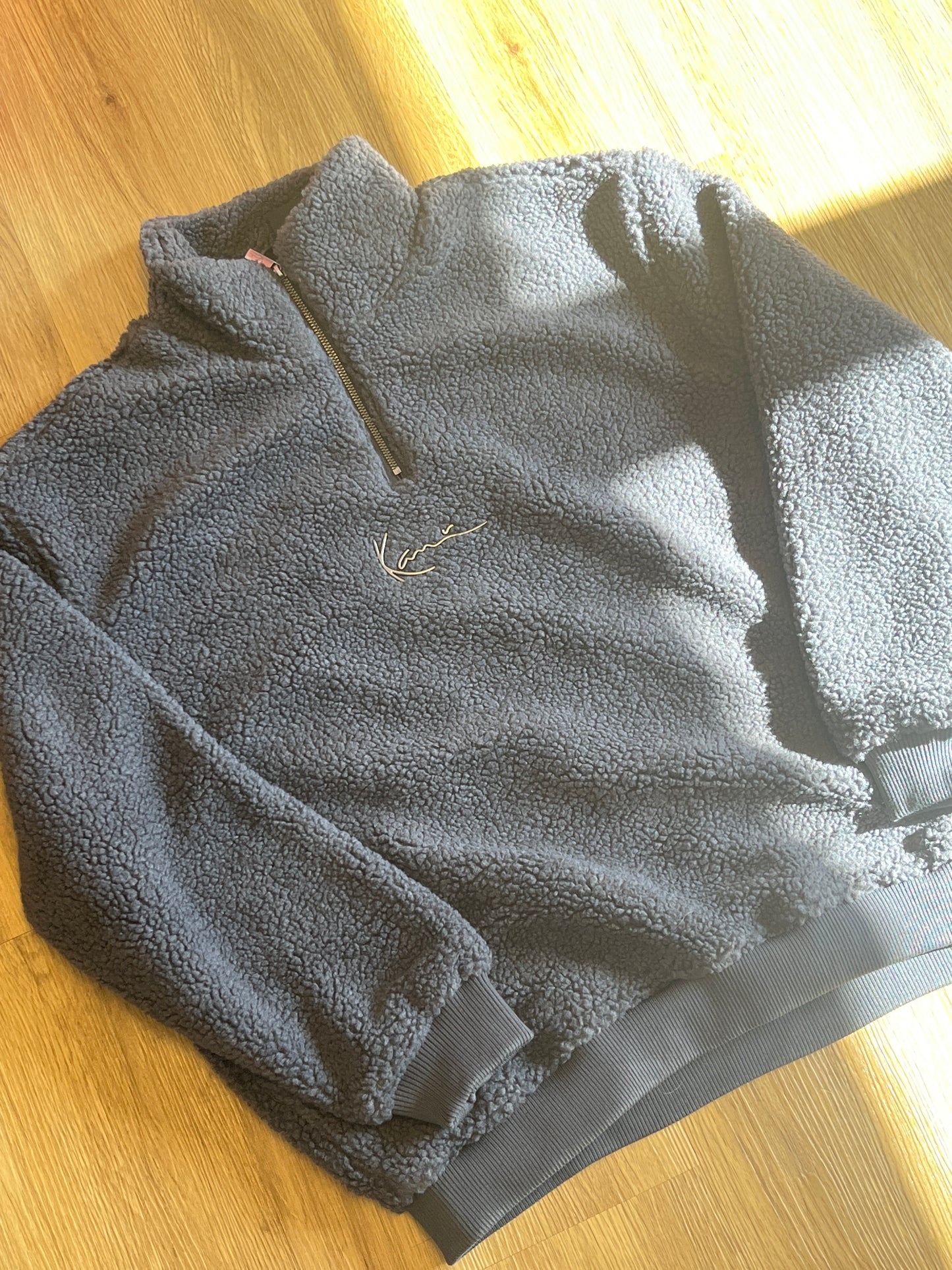 Karl Kani Plüsch Pullover 1/4 ZIP in grau, Größe XL