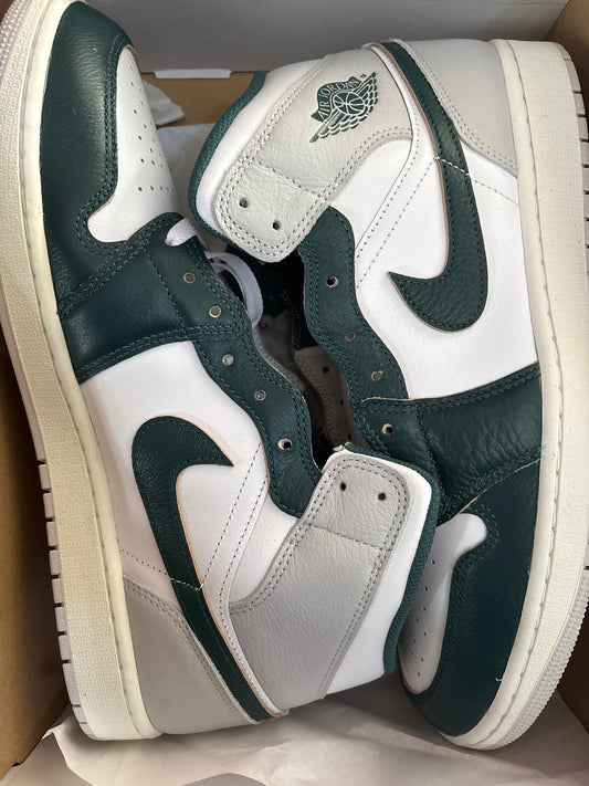 Nike Air Jordan 1 Mid in weiss/grau/grün, Größe 38,5