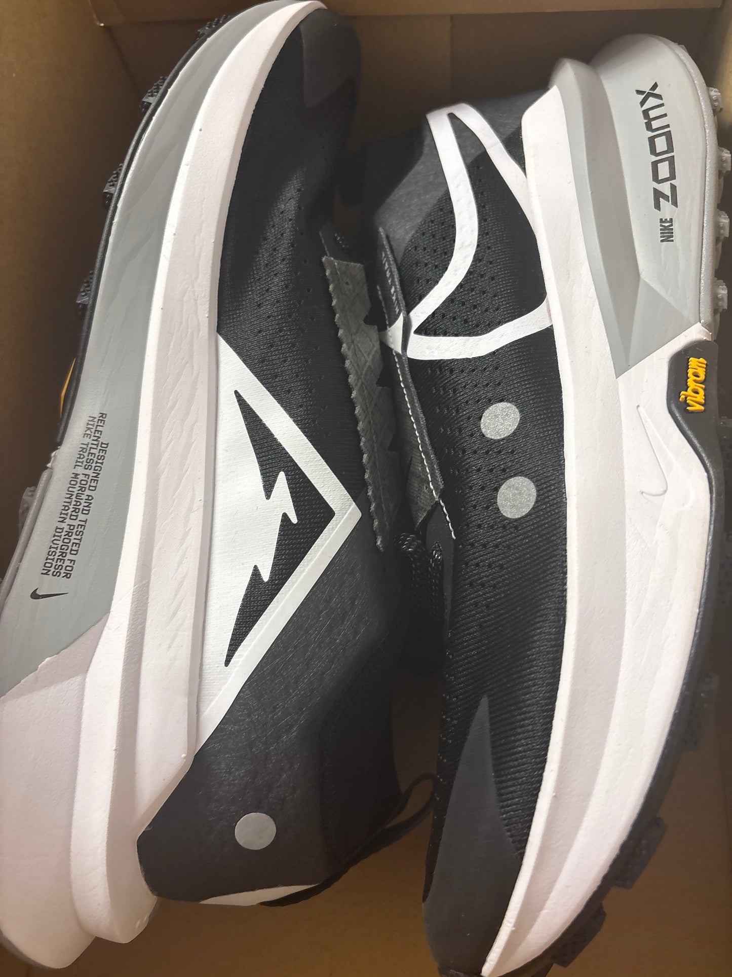 Nike Zoomx Zegam Trail 2 schwarz/weiss , Größe 47,5