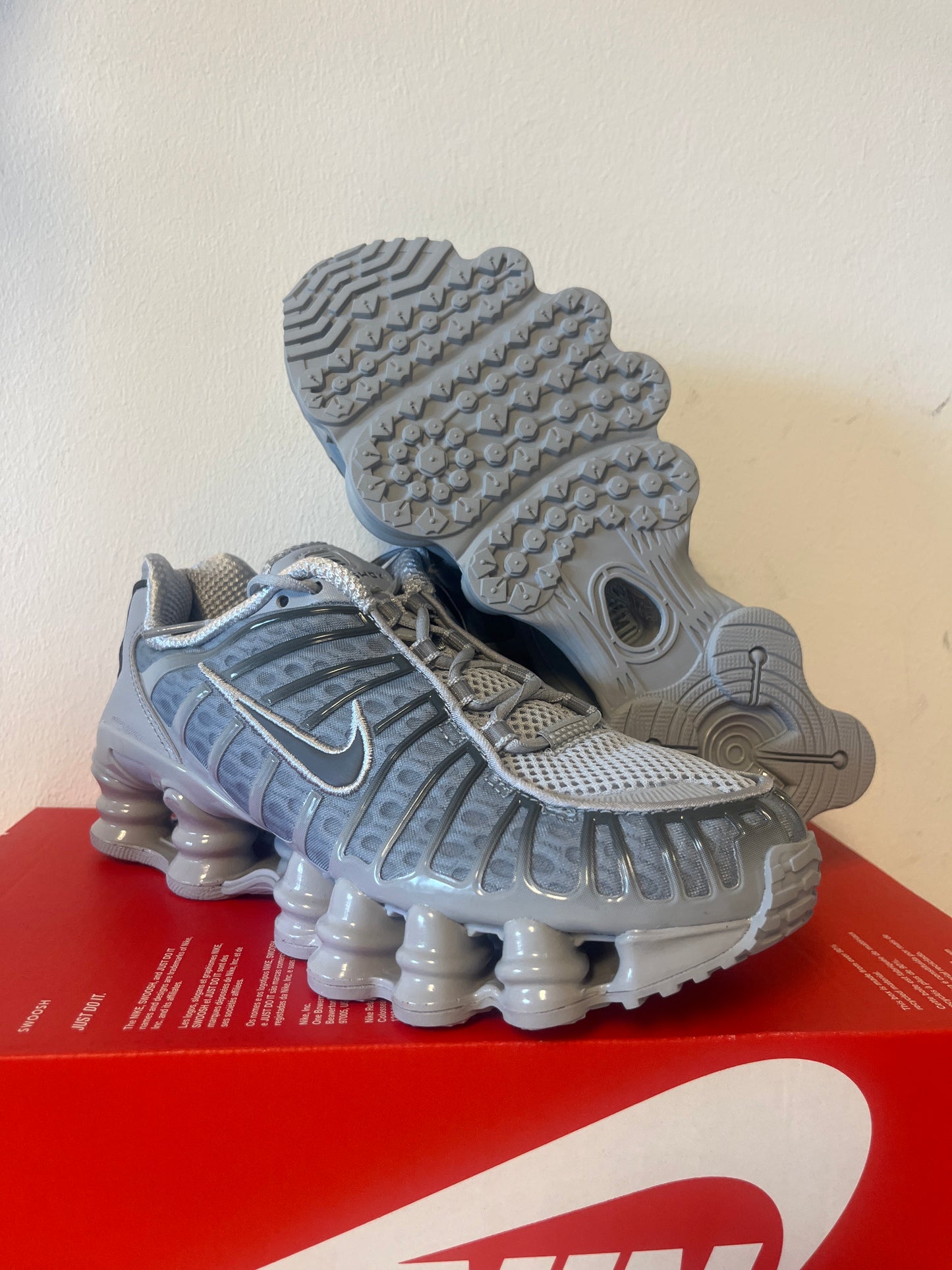 Nike Shox TL in verschiedenen Grautönen, Größe wählbar