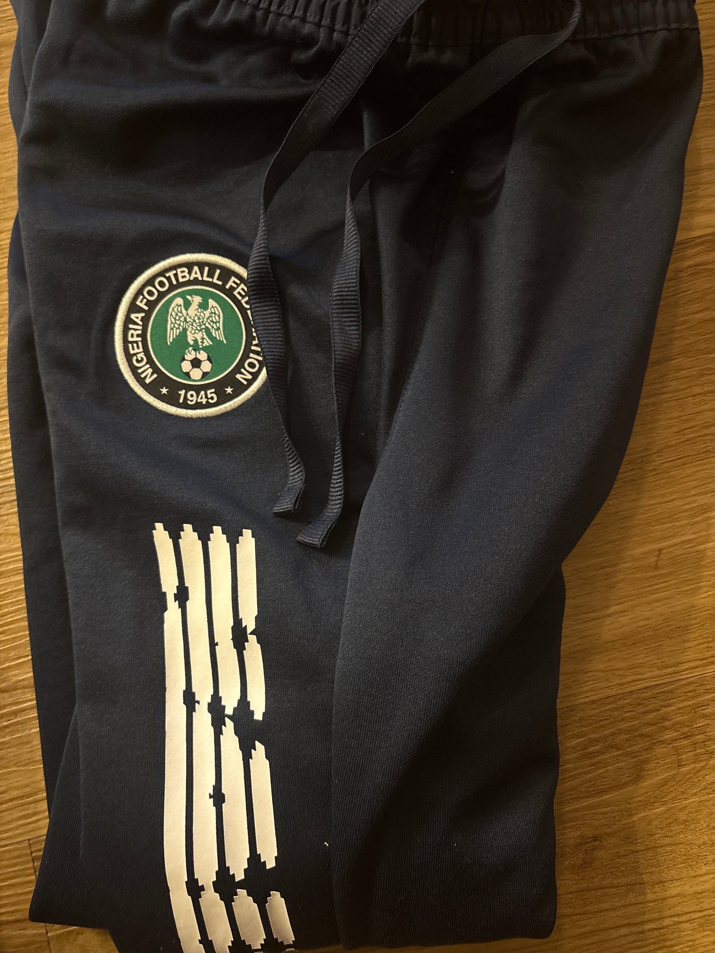 Nike Jogginghose Nigeria in dunkelblau, Größe wählbar