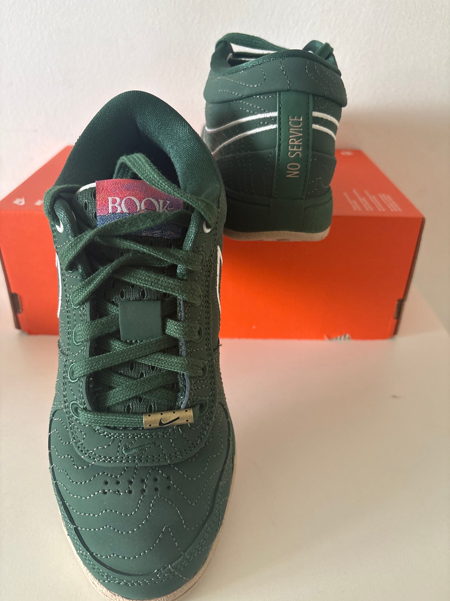 Nike Book 1, in dunkelgrün, Größe wählbar