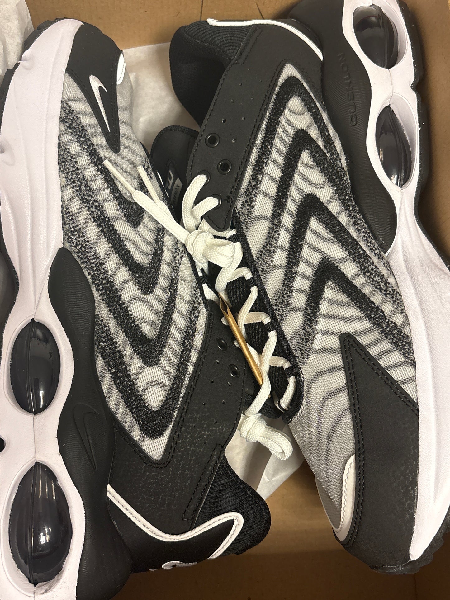 Nike Air Max TW, schwarz/weiss/grau, Größe 47,5