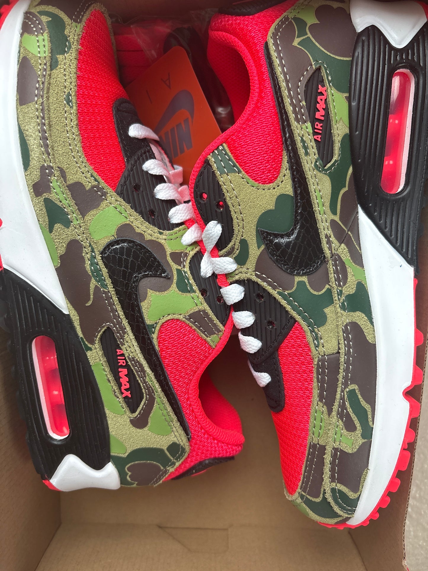 Nike Air Max 90 in weiss/pink/camouflage, Gr. 39