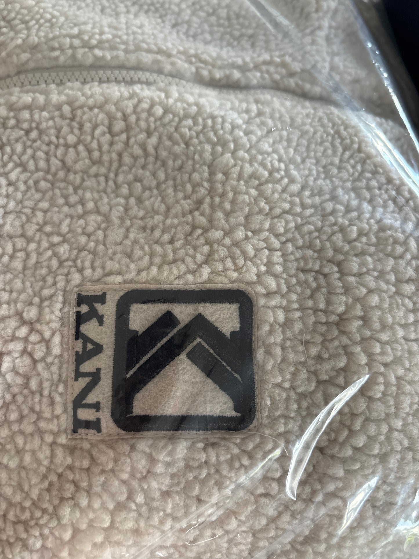 Karl Kani Plüsch Jacke, Größe XL, beige