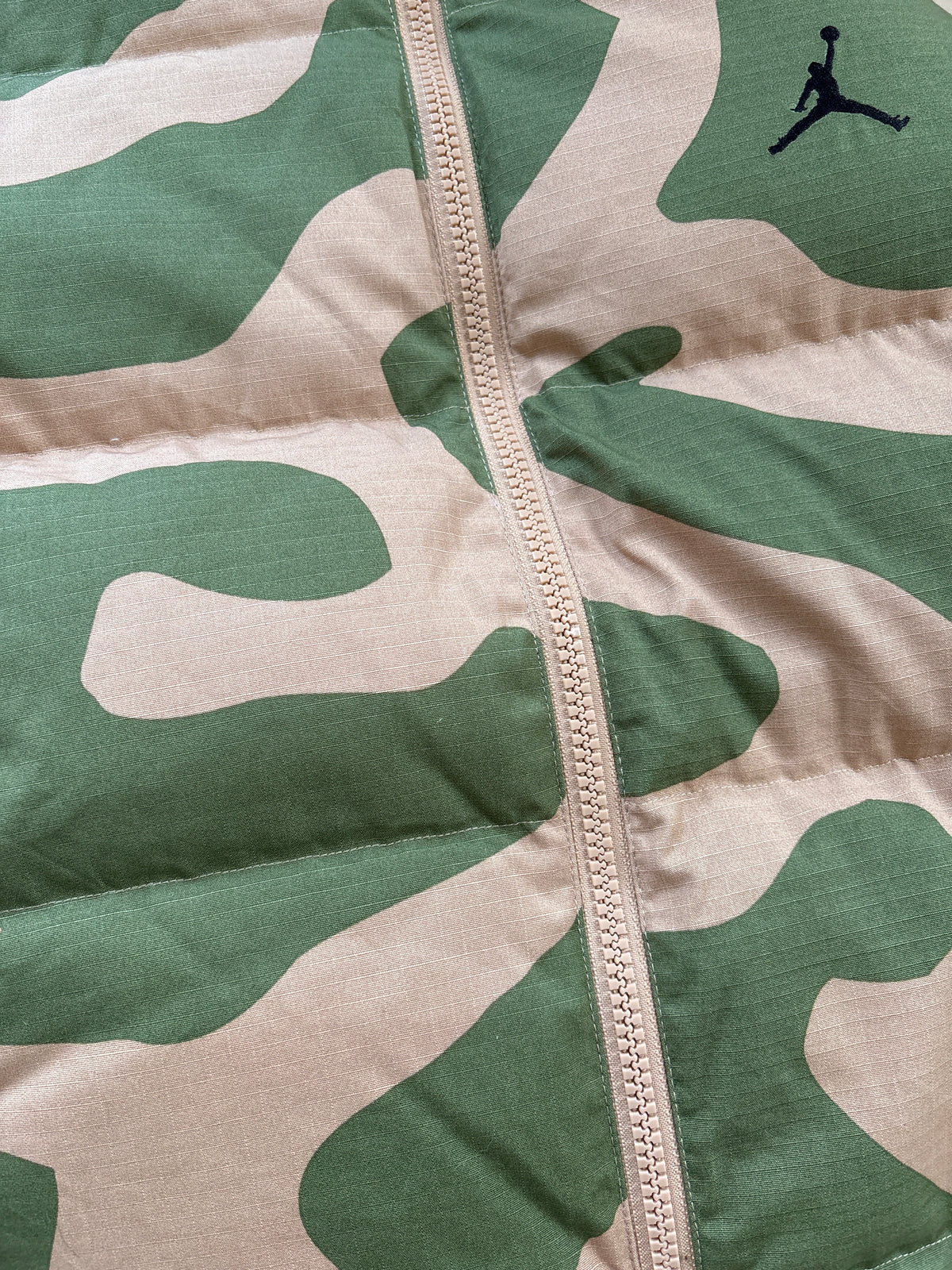Nike Jordan Winterjacke in Camouflage, Größe wählbar