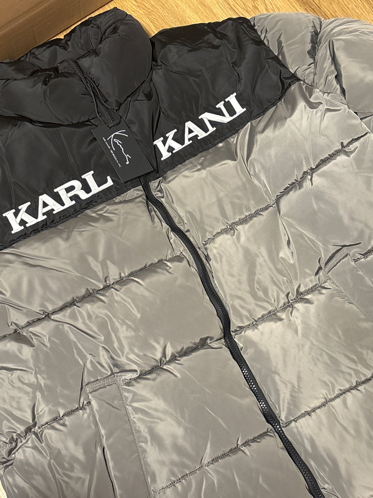 Karl Kani Winterjacke in khaki/schwarz, Größe XXL