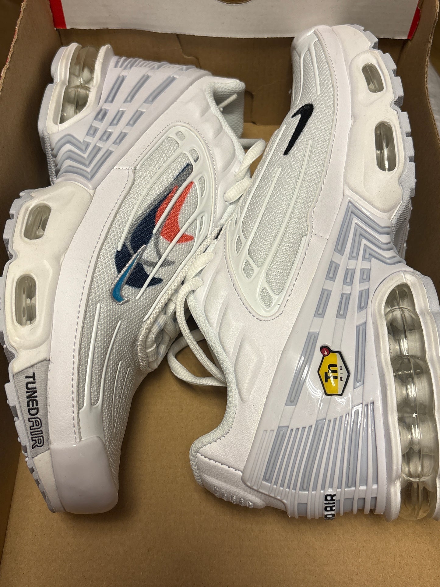 Nike Air Max Plus III in weiß/grau/bunt, Größe 38