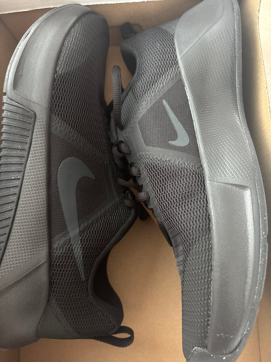 Nike MC Trainer 3 in schwarz, Gr. 42