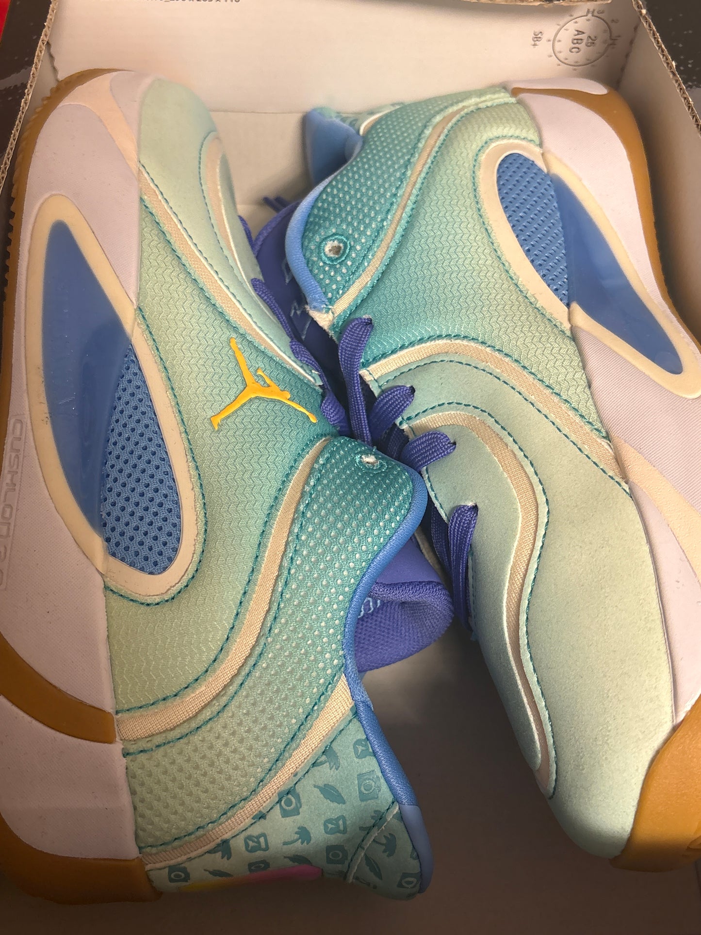 Nike Jordan Tatum 4, in weiß/türkis/blau, Größe wählbar