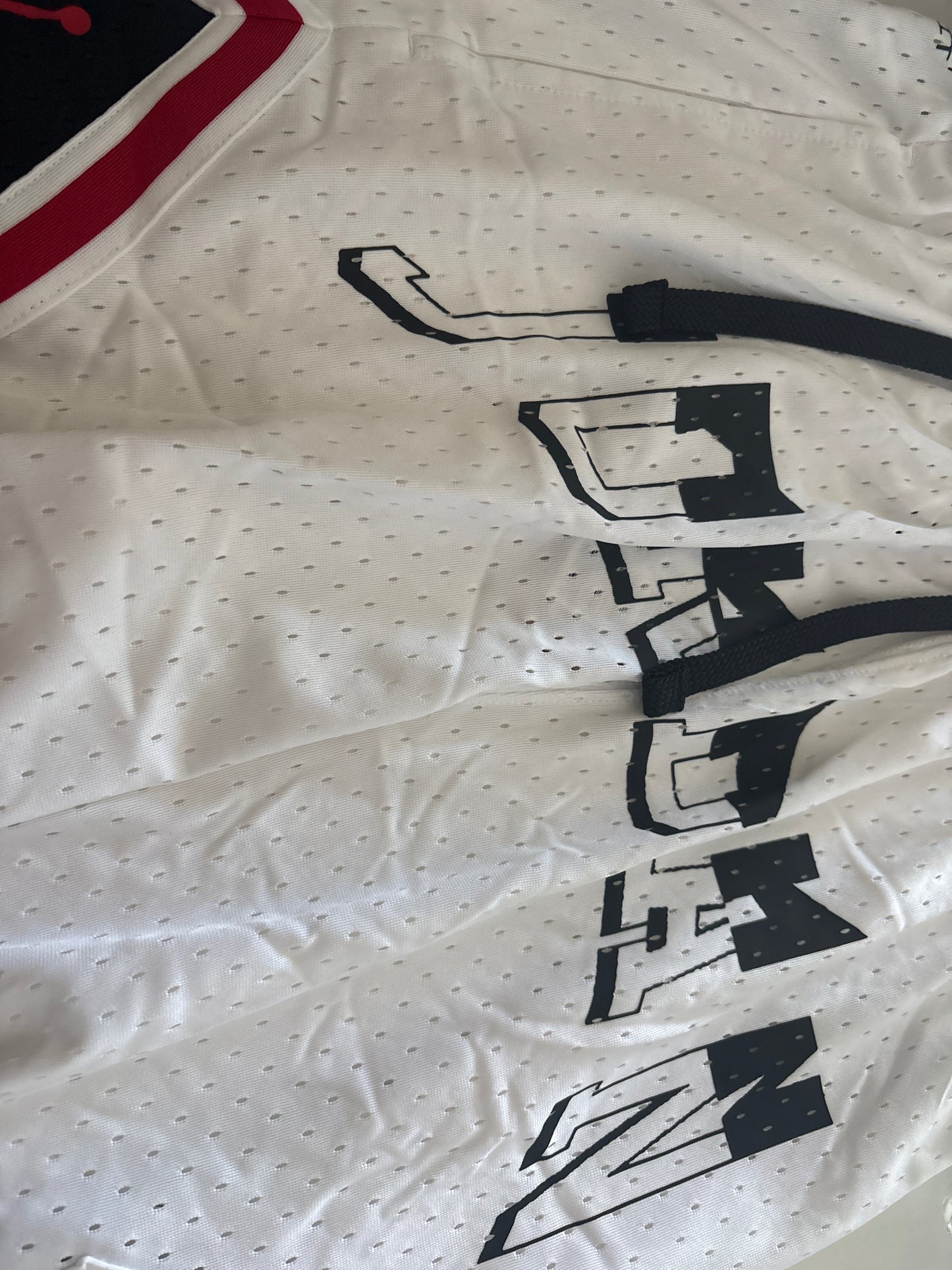 Nike kurze Jordan Hose, weiss/schwarz/rot, Größe S
