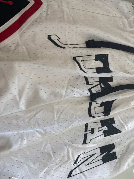 Nike kurze Jordan Hose, weiss/schwarz/rot, Größe S
