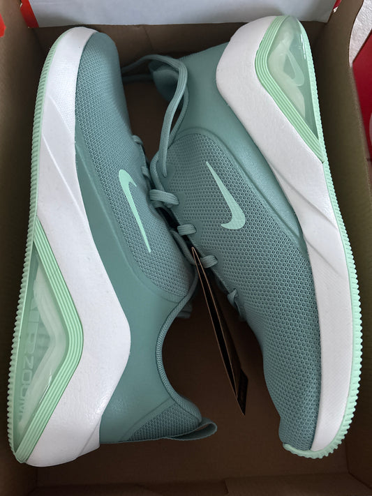 Nike Air Zoom Bella 7, grünton/weiss, Größe 44