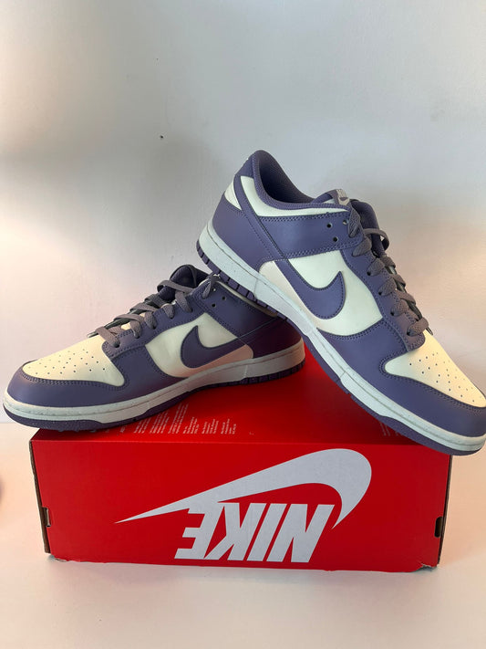 Nike Dunk Low, Gr. 44,5 in weiss/lila