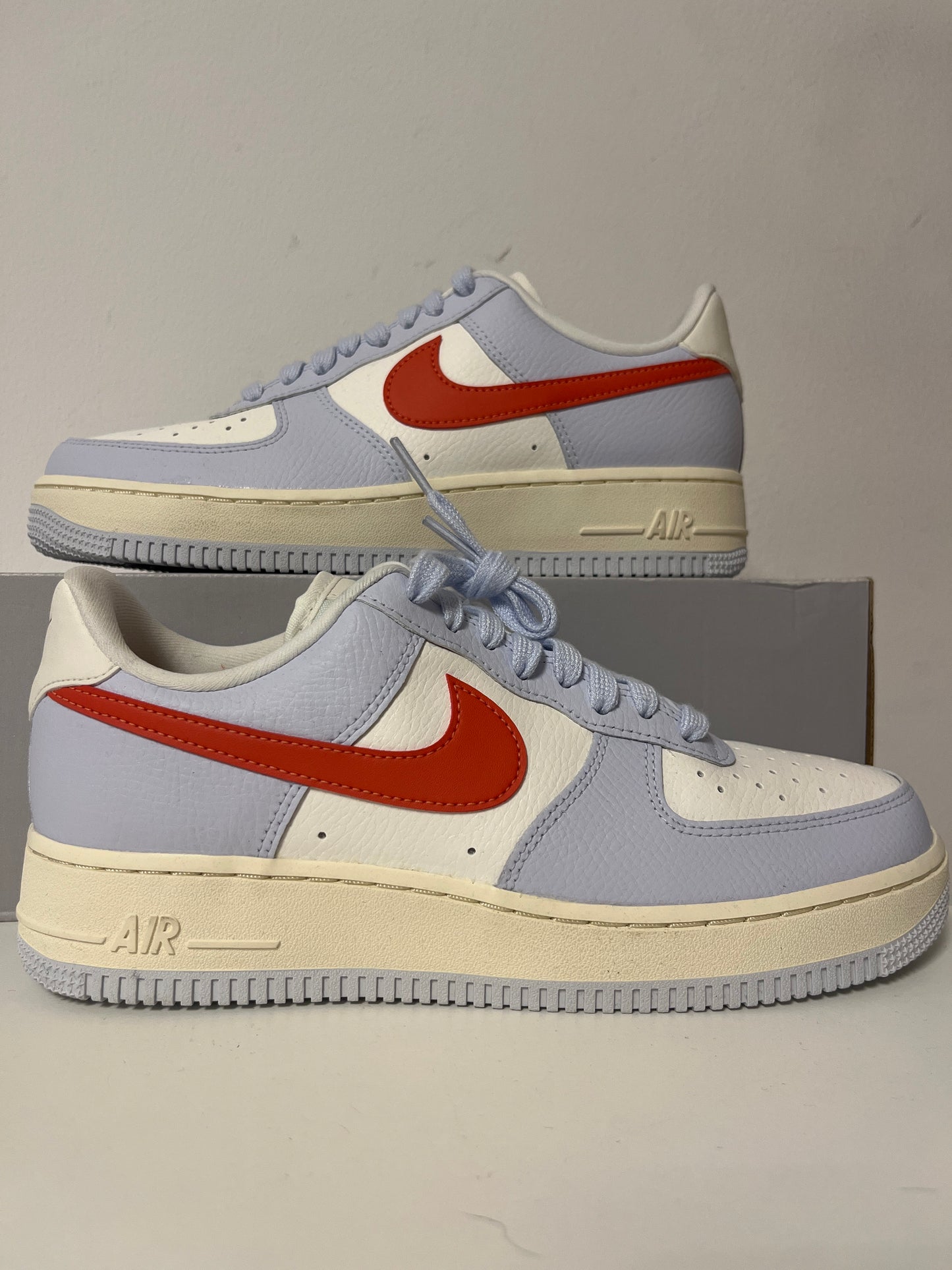 Nike Air Force 1 '07 in weiß/violett/orange/creme, Größe 40,5