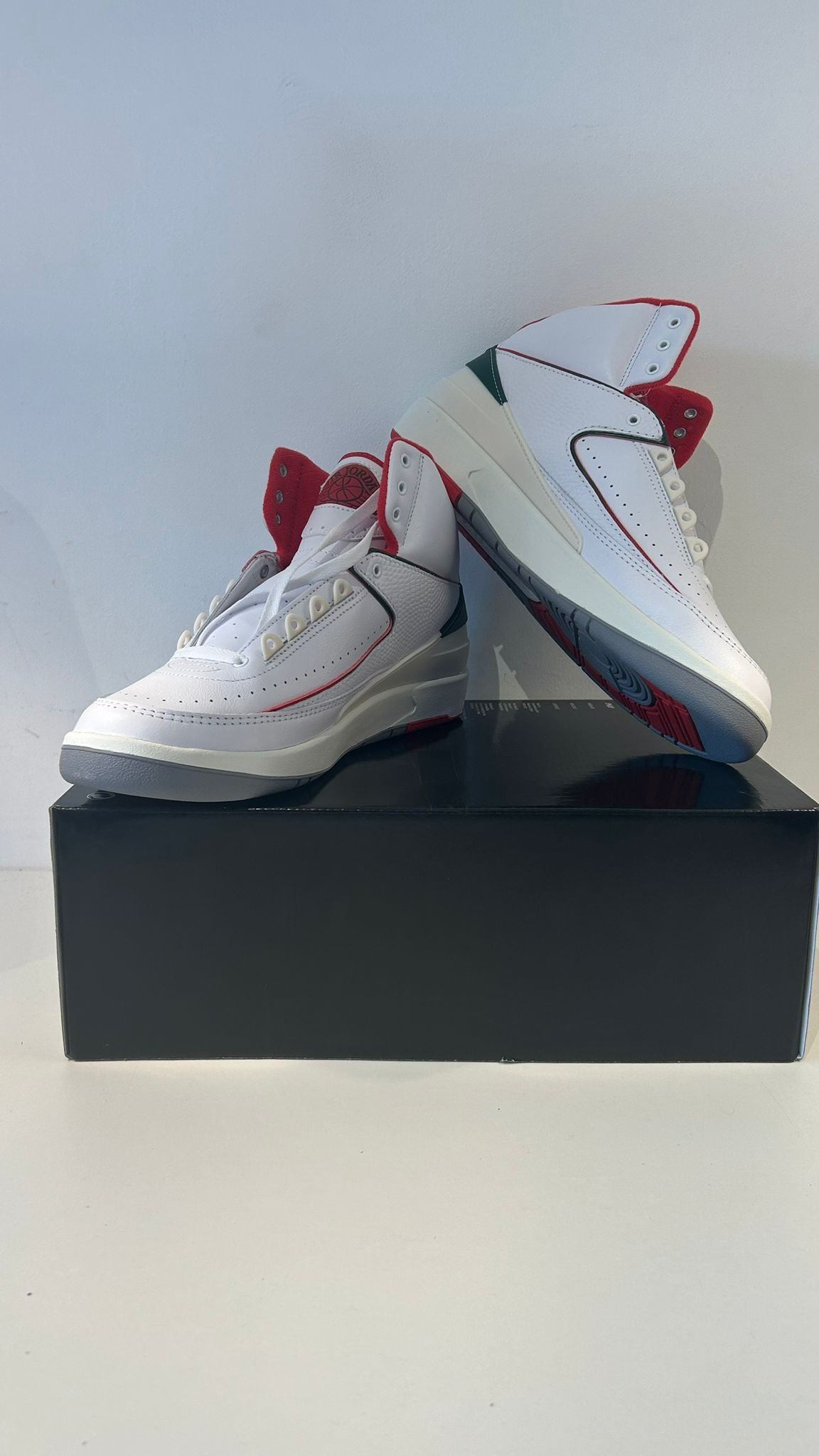 Air Jordan 2 Retro in weiss/grün/rot, Größe wählbar
