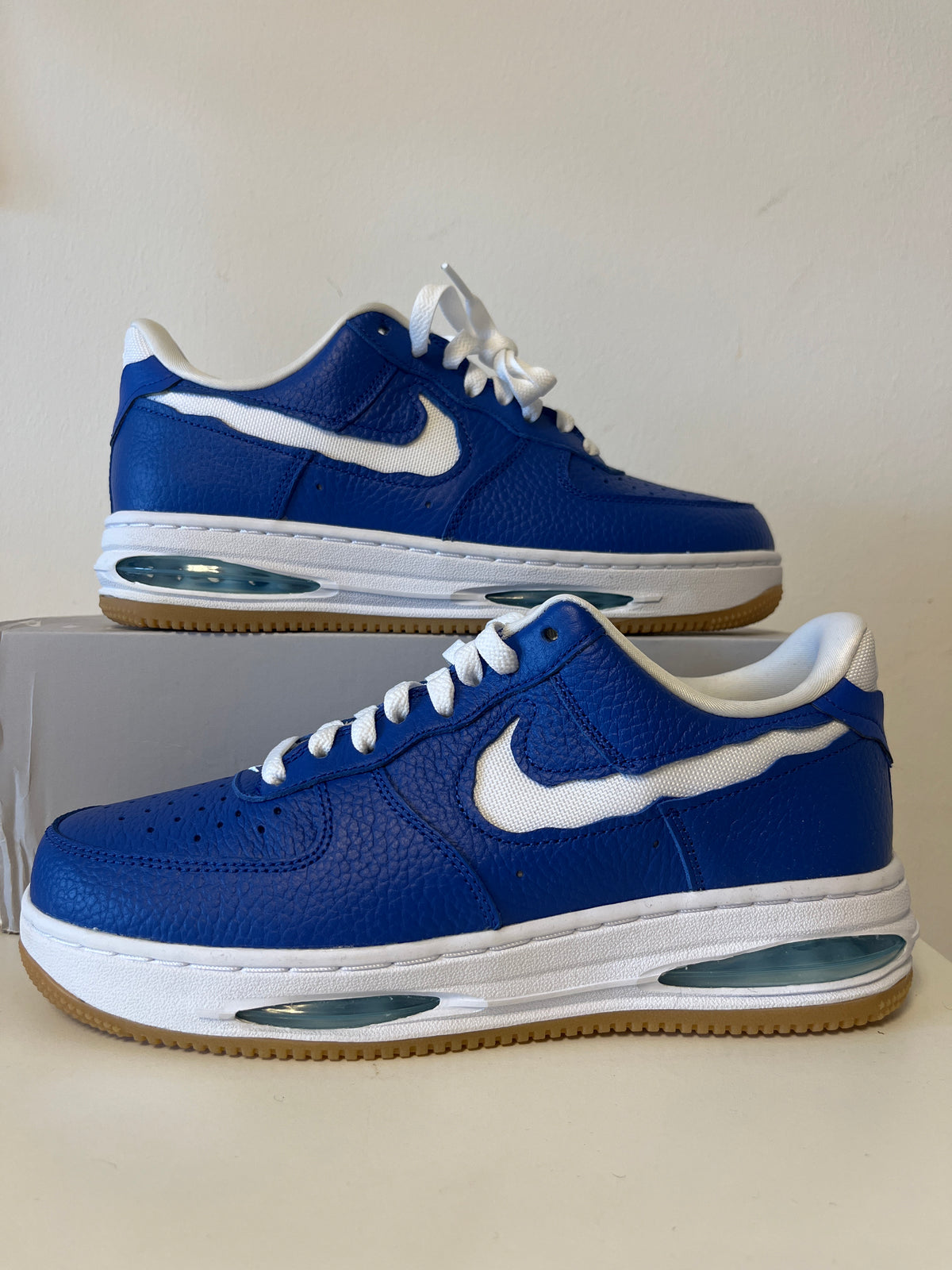 Nike Air Force 1 Low EVO in blau/weiß/braun, Größe 40,5