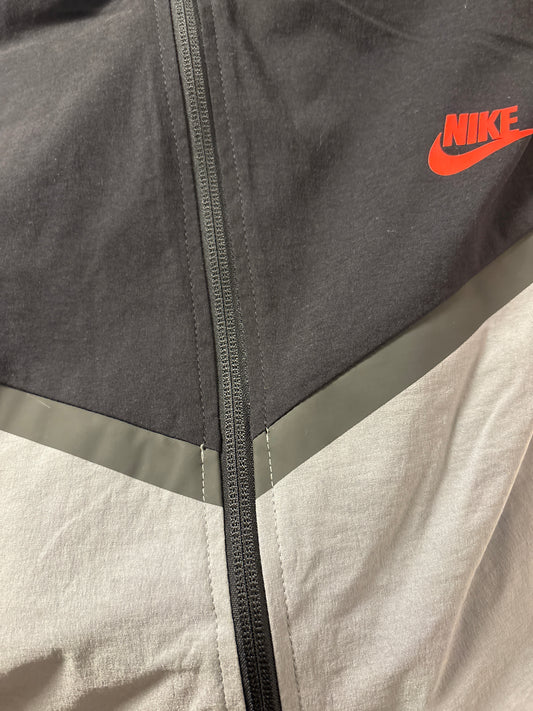 Nike Windbreaker in schwarz/grau, Größe wählbar
