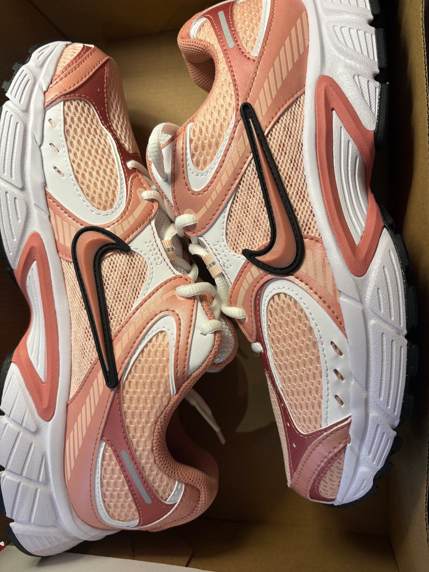 Nike V5 RNR Größe wählbar in aprikot/rosa