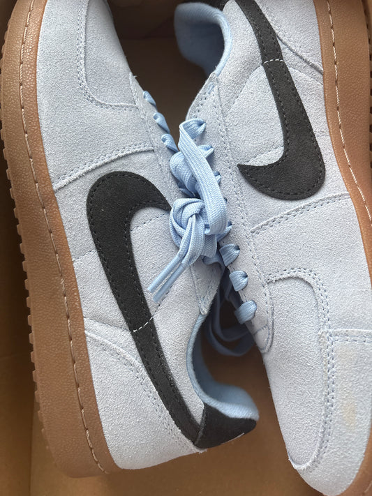 Nike General Field, blau/schwarz in Größe 42