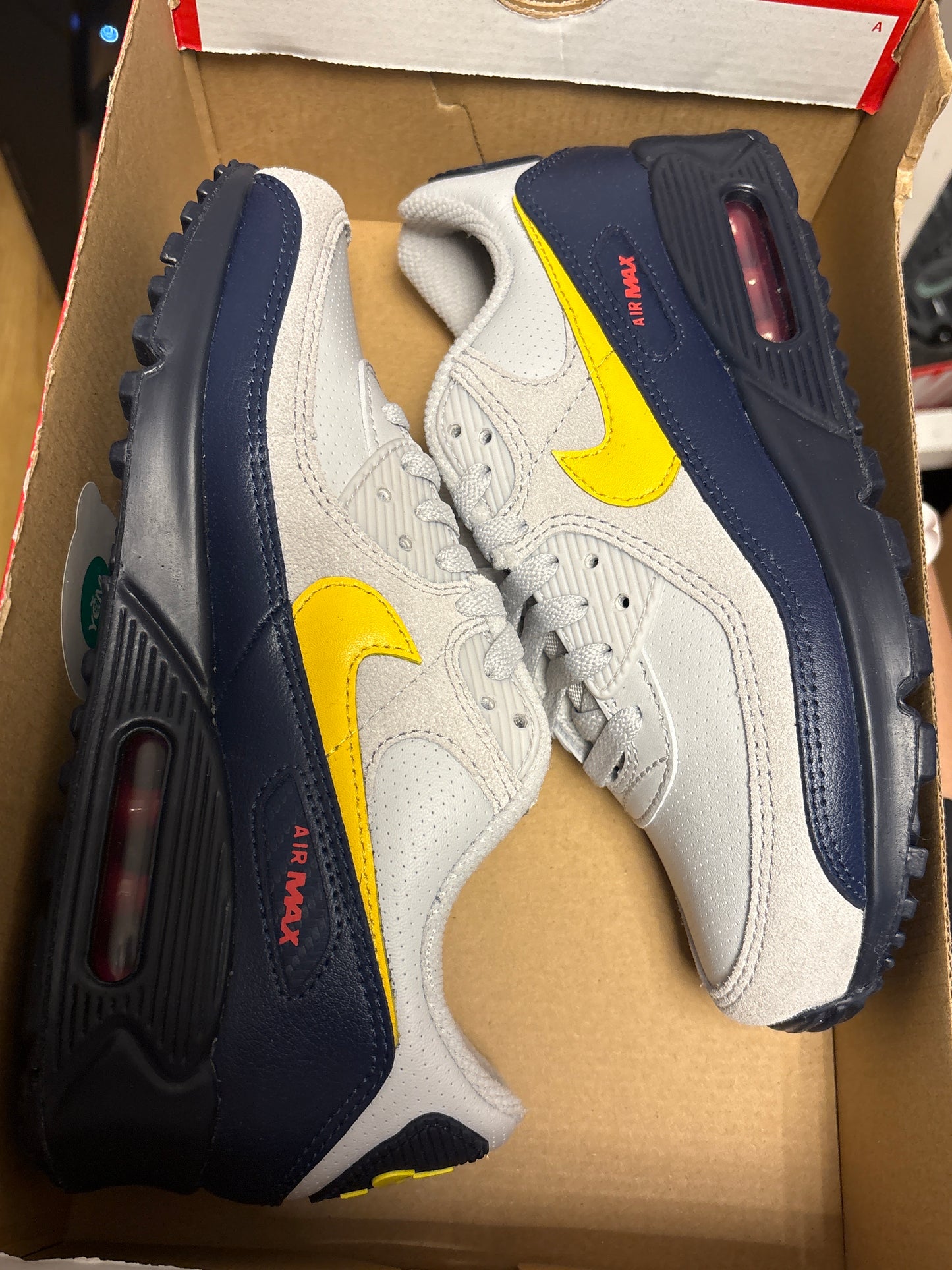 Nike Air Max 90 in grau/dunkelblau/gelb, Größe 38,5