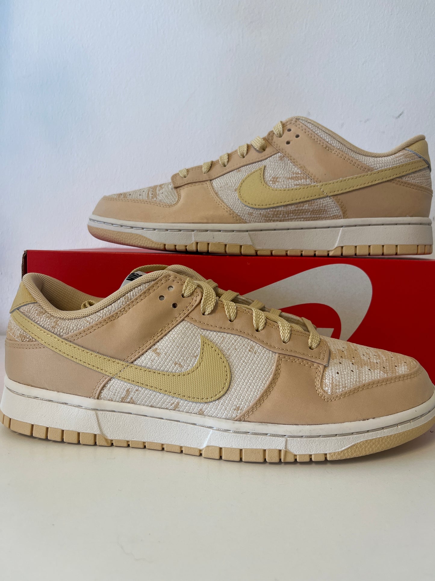 Nike Dunk low in creme/orange mit Mustern, Größe 44,5