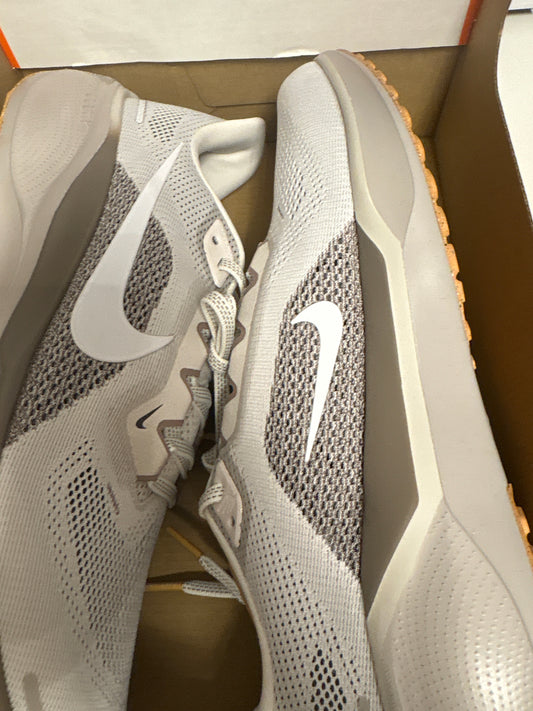 Nike Zoom Pegasus 41 grau/hellbraun, Größe 43