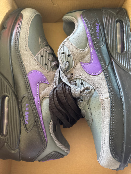 Nike Air Max 90 schwarz/lila, Größe 40