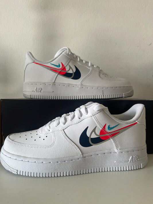 Nike Air Force 1 '07 in weiß/pink/blau/schwarz, Größe 38