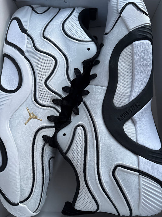 Nike Jordan Tatum 3, in schwarz/weiss, Größe 48,5