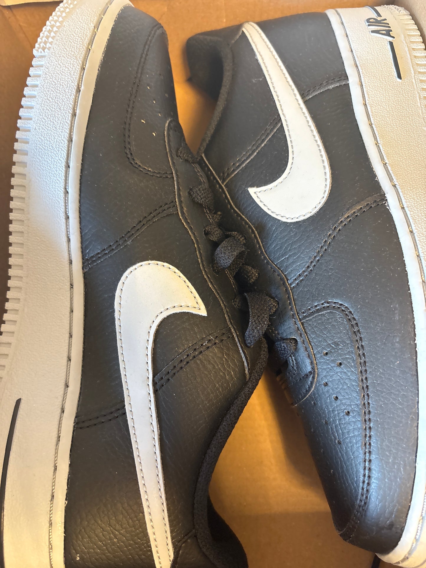Nike Air Force 1 in schwarz/grau, Größe 39
