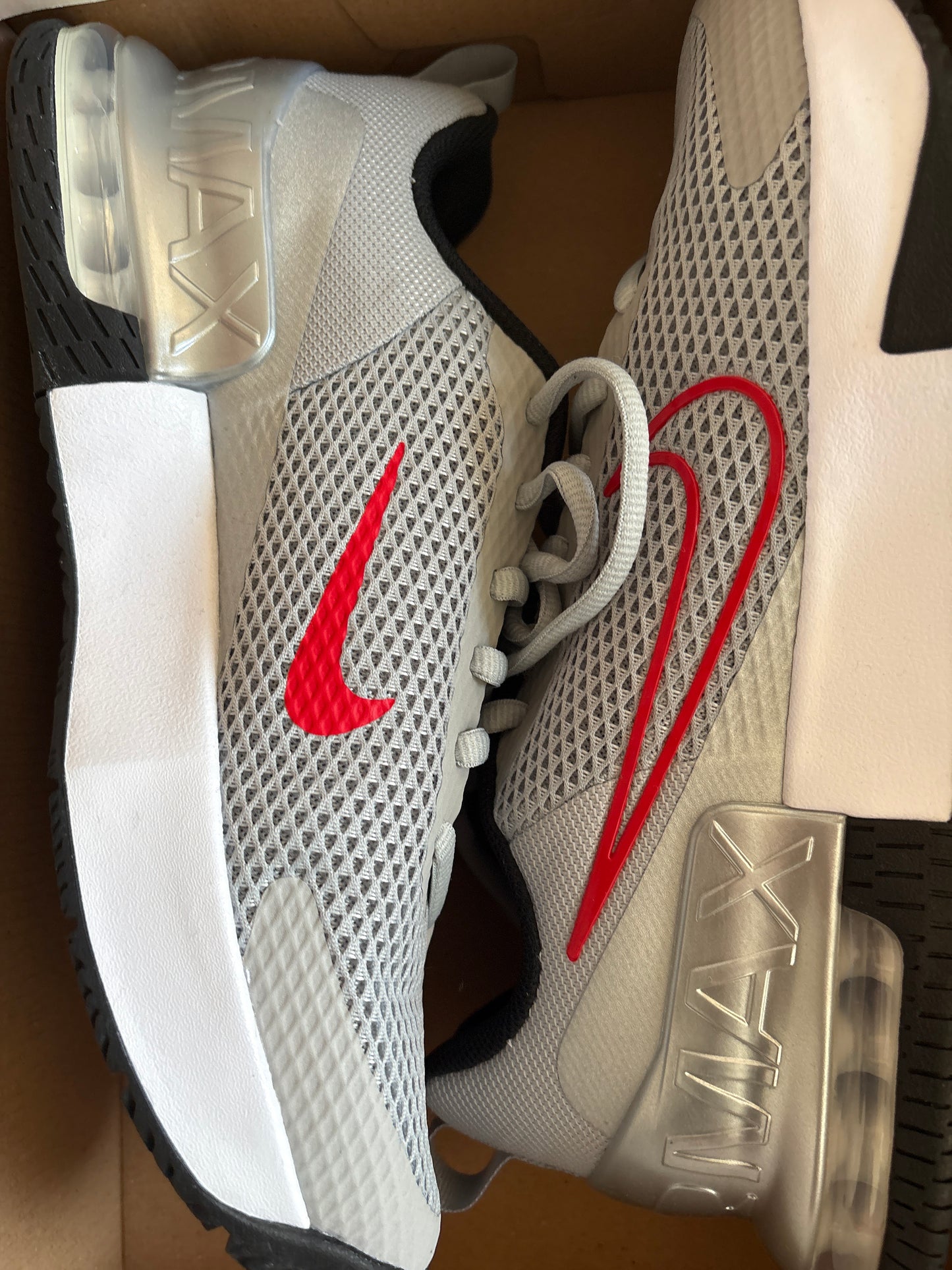 Nike Air Max Alpha Trainer 6, silber in Größe 44,5