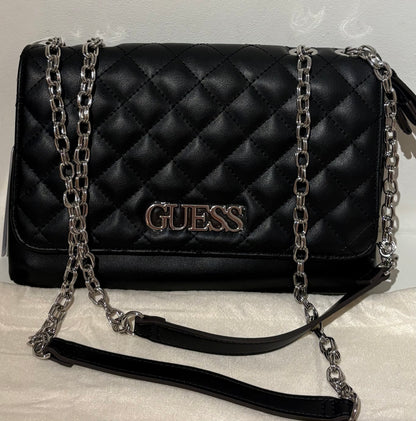 Guess Umhängetasche Alazne in schwarz
