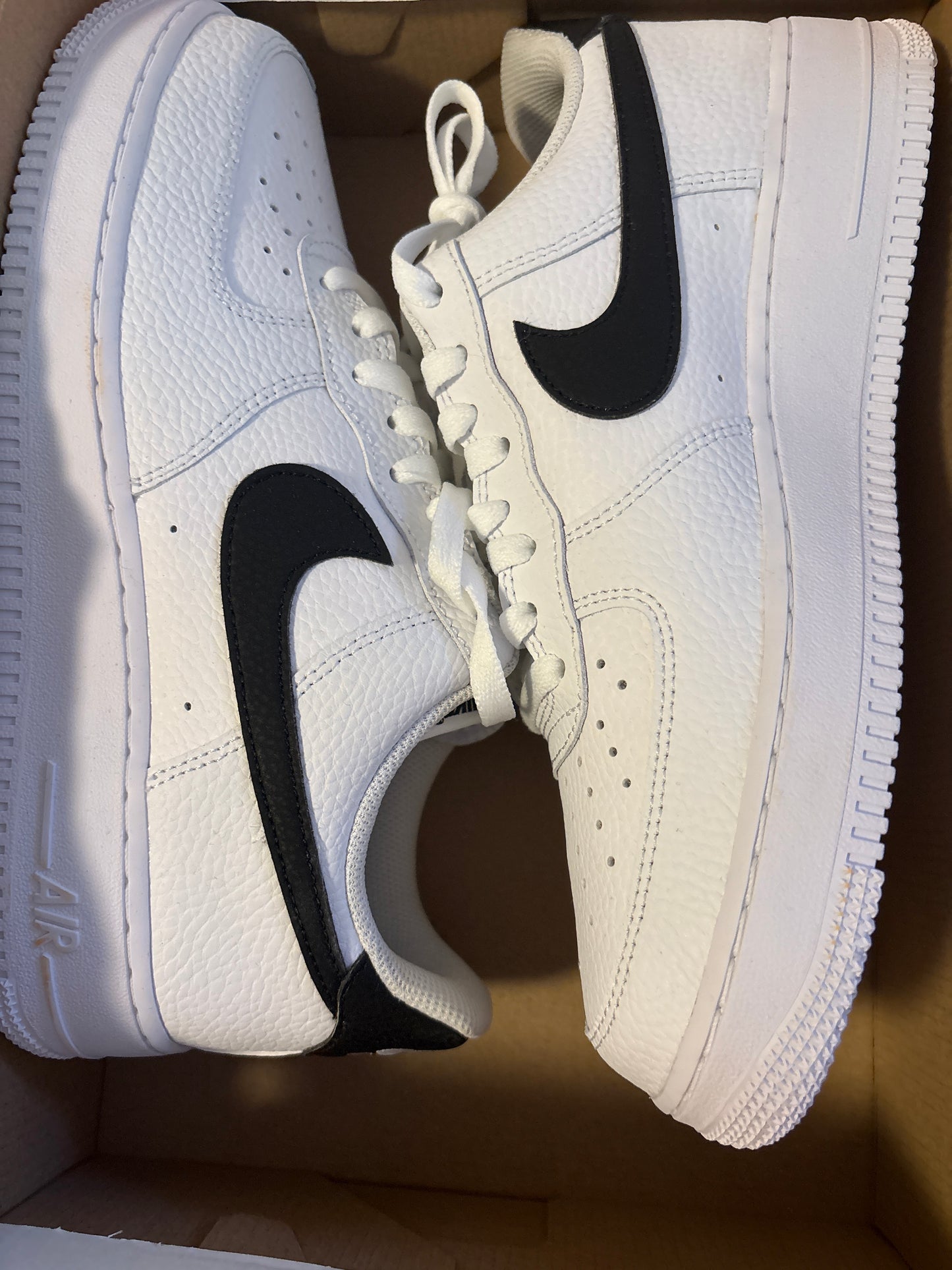 Nike Air Force 1 weiss/schwarz, Gr. 42,5