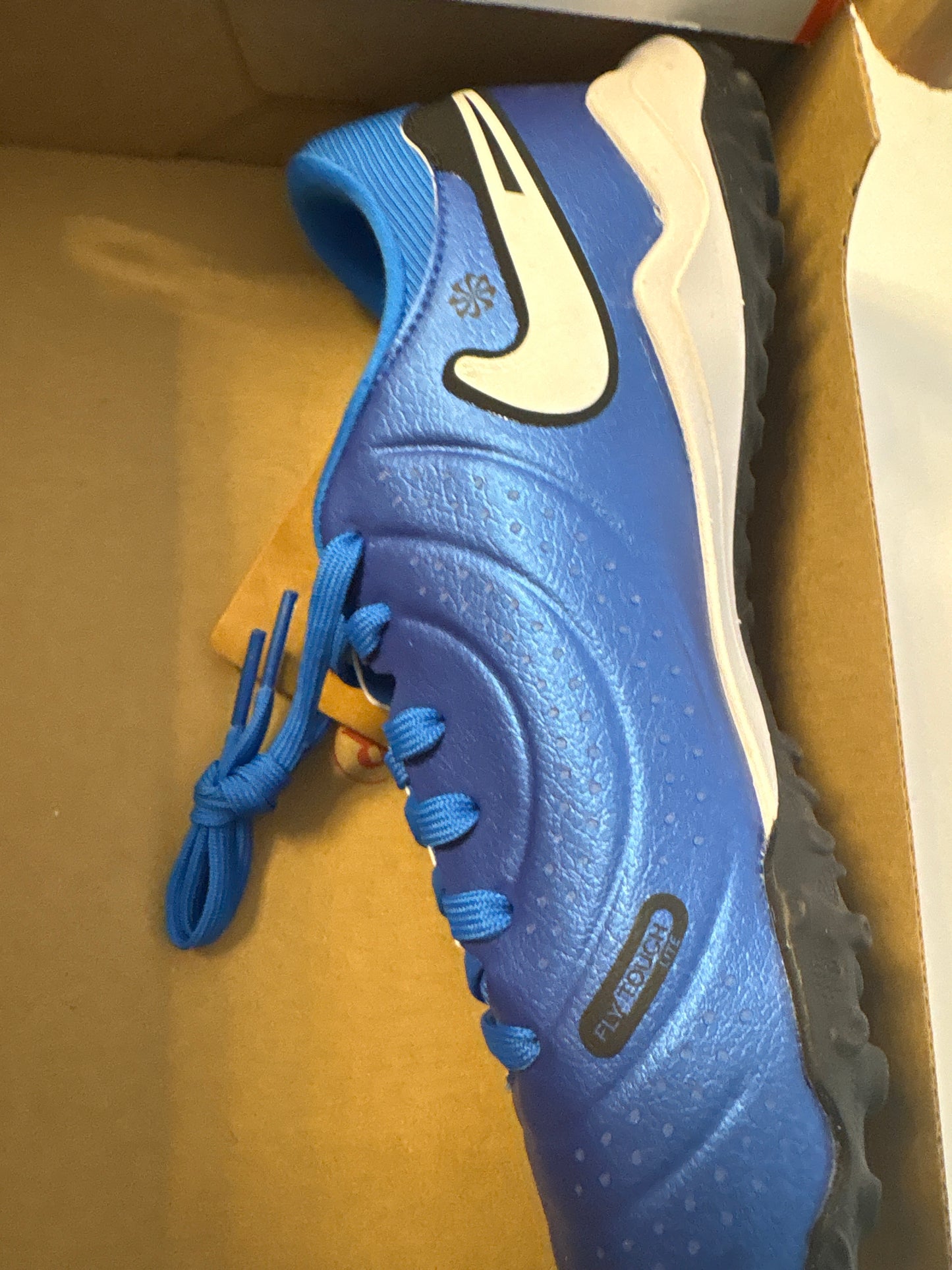 Nike Legend 10 Academy , Größe 37,5 in blau/weiss/schwarz ( Fussballschuh )
