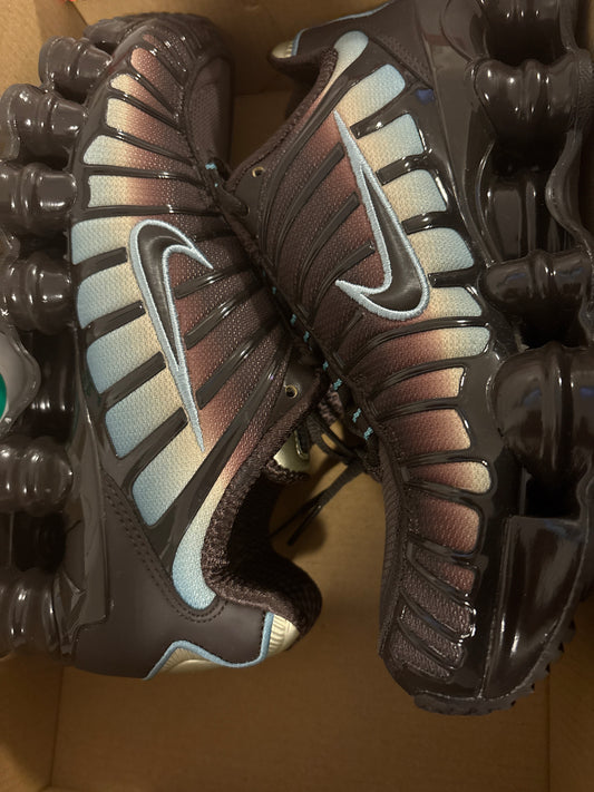 Nike Shox TL in Brauntöne/türkis , Größe 38