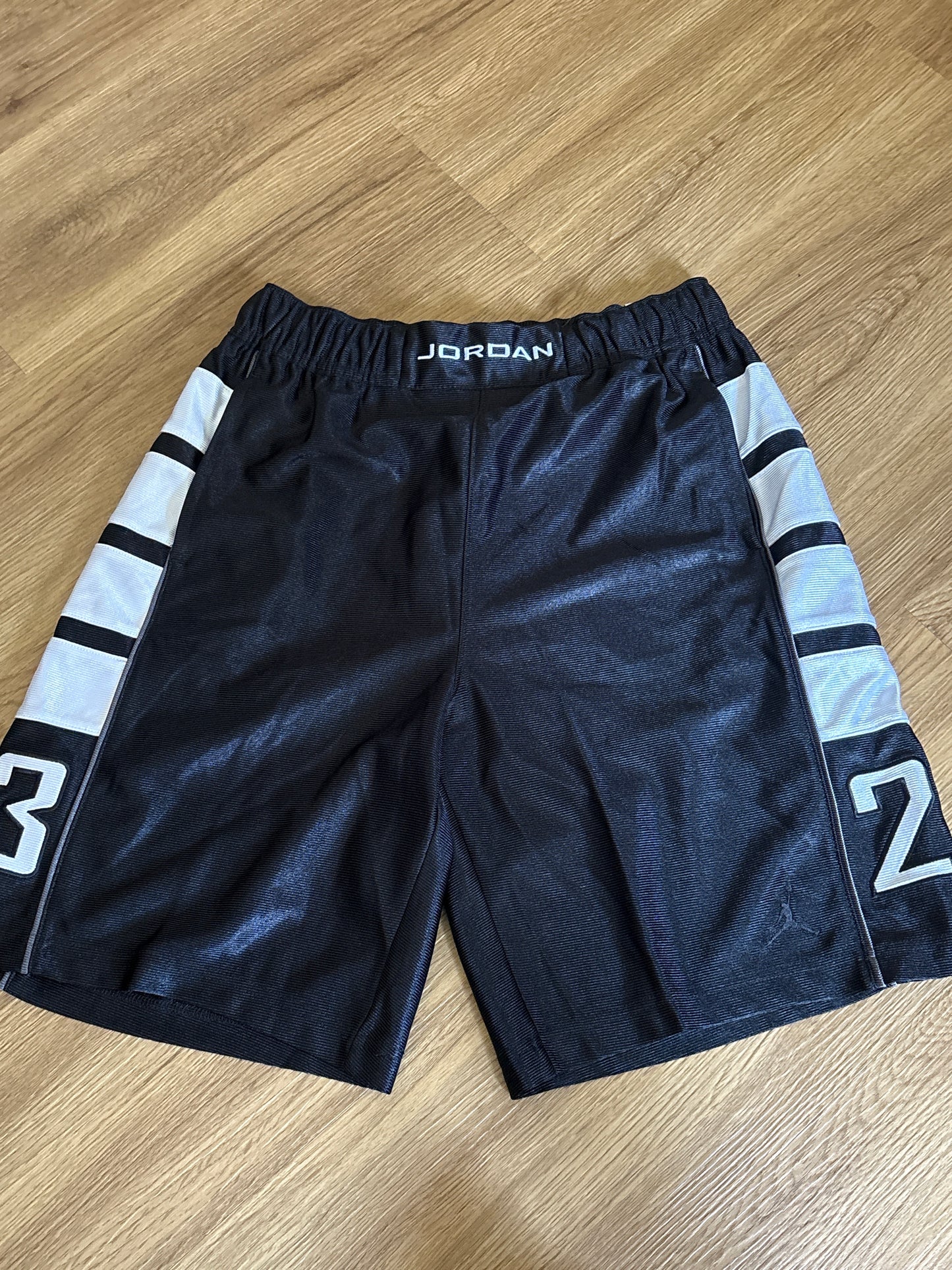 Nike Jordan Shorts in schwarz/weiß, Größe S