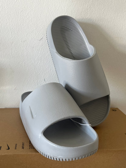 Nike Badelatschen Calm Slide in grau, Größe 40