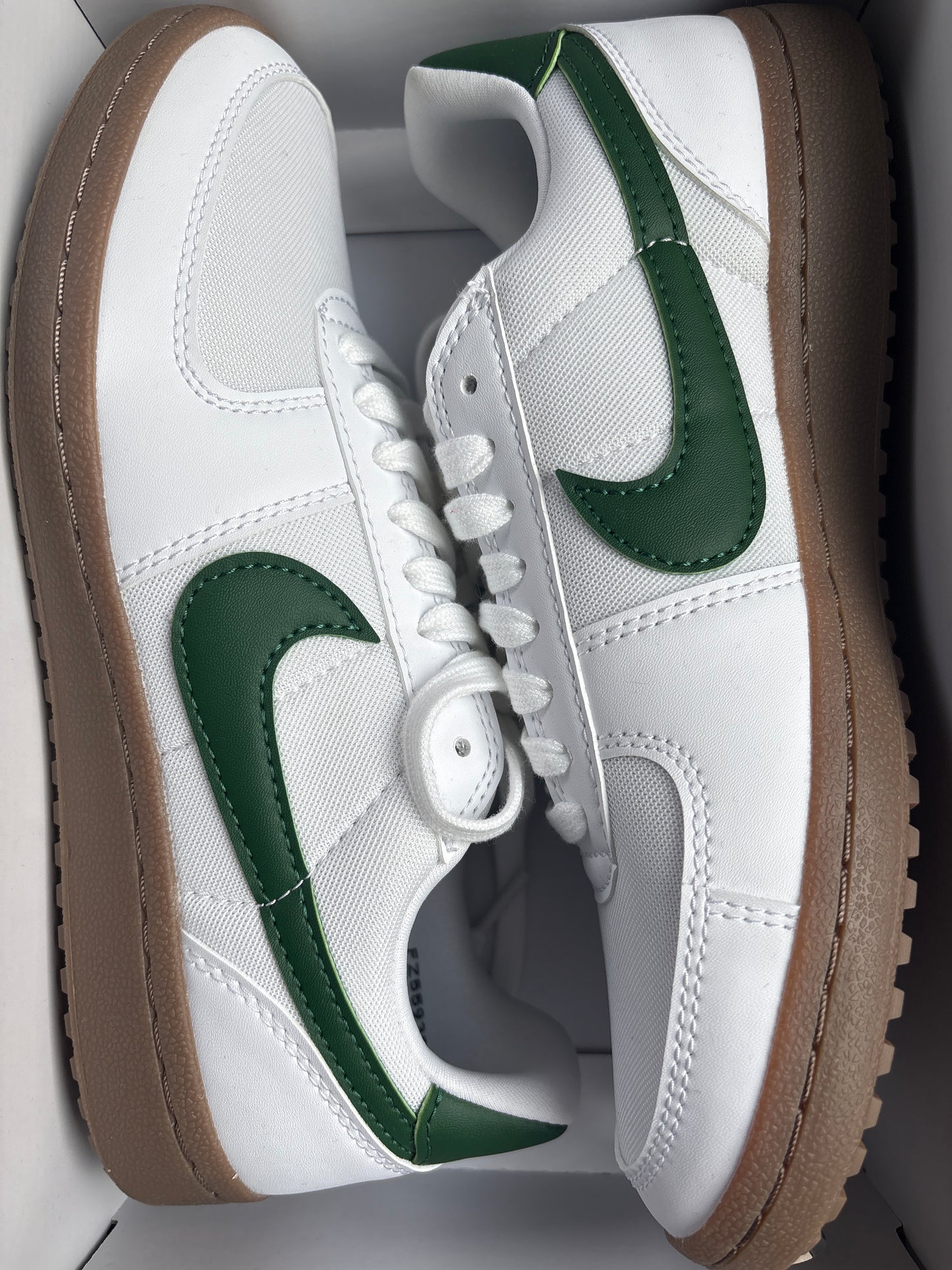 Nike General Field, weiss/grün in Größe 39