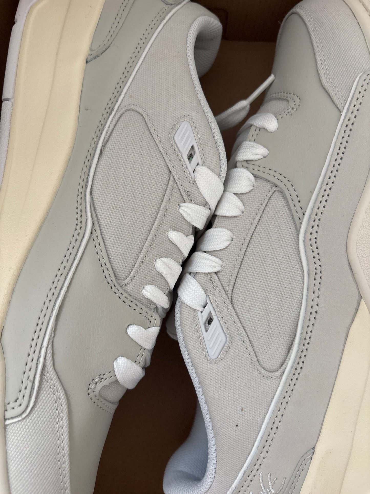 Nike Jordan Flight Court in creme/grau, Größe wählbar