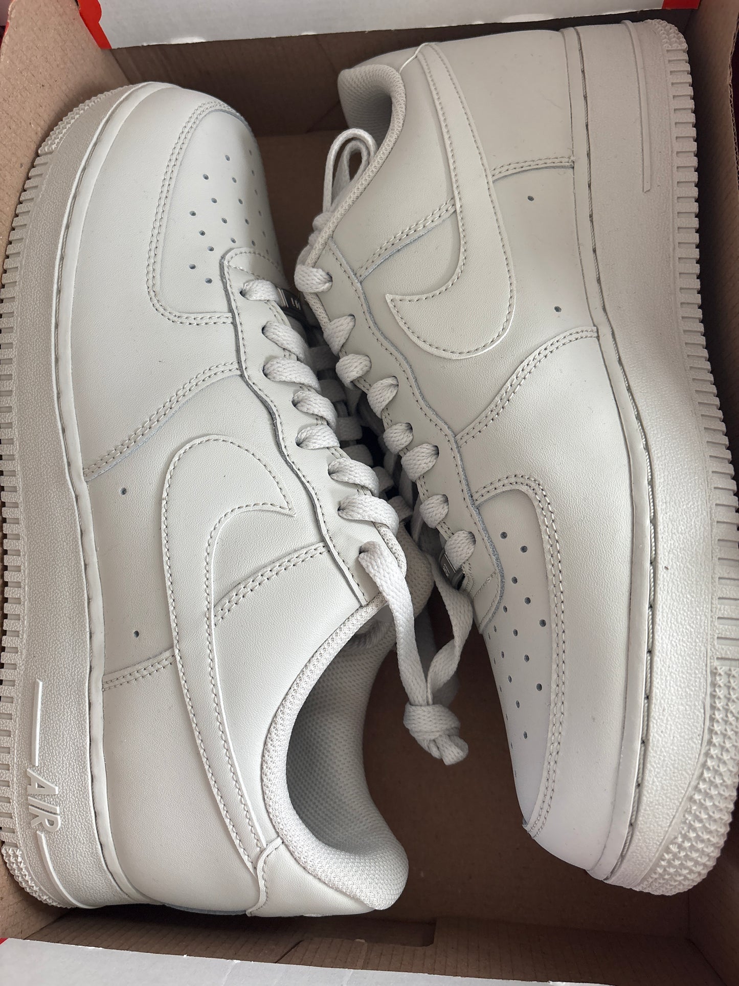 Nike Air Force 1 in creme, Größe 44