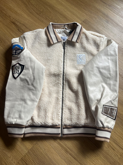 Karl Kani College Jacke , Größe S in Creme Plüsch