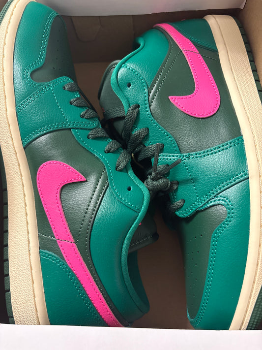 Nike Air Jordan 1 low, grünton/rosa, Größe 42,5
