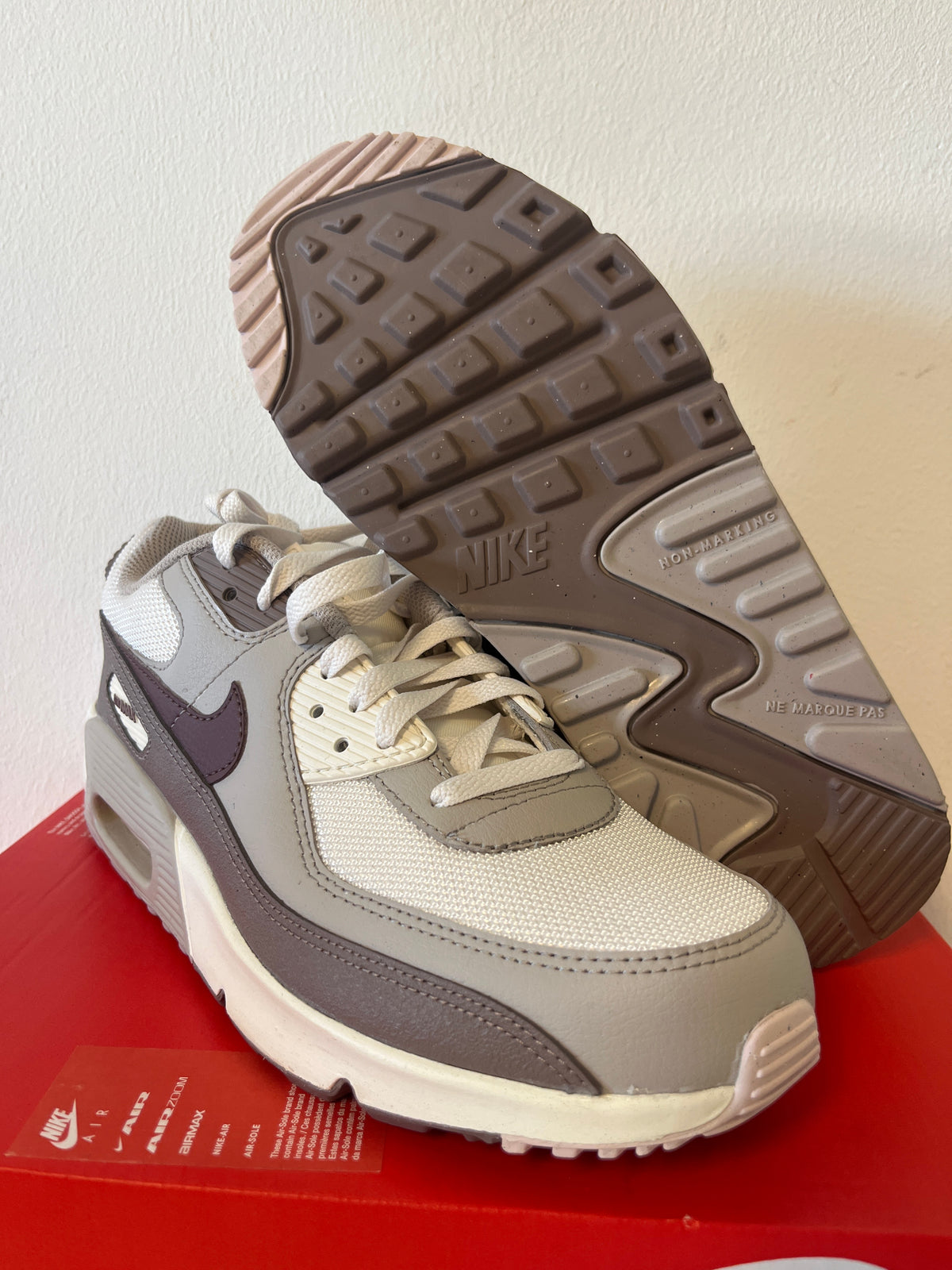 Nike Air Max 90 Mesh in Brombeere/weiß/grau, Größe 39