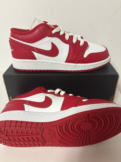 Nike Air Jordan 1 low, weiss/rot, Größe 35,5