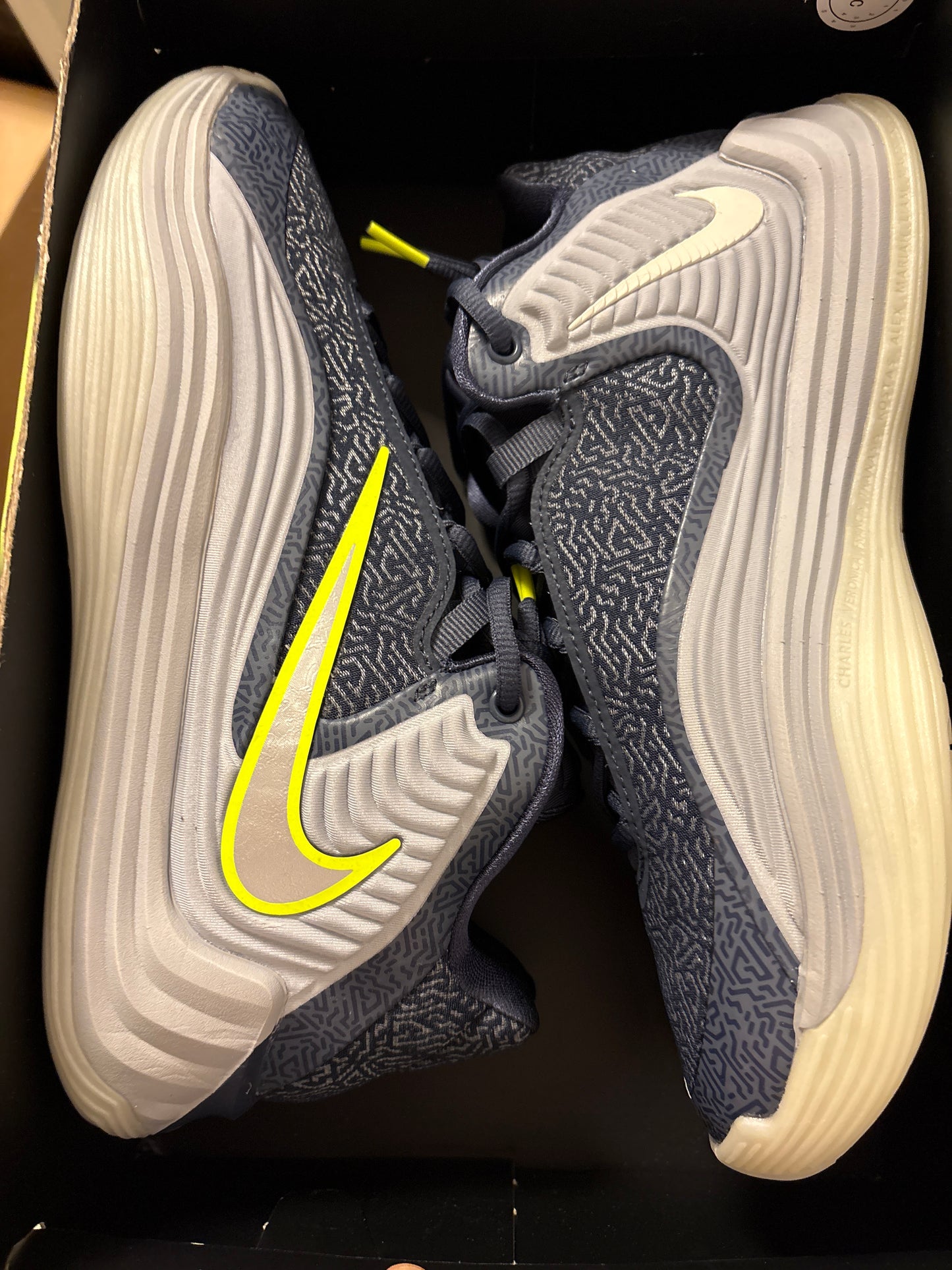 Nike Giannis Freak 7, in grau/dunkelblau, Größe wählbar