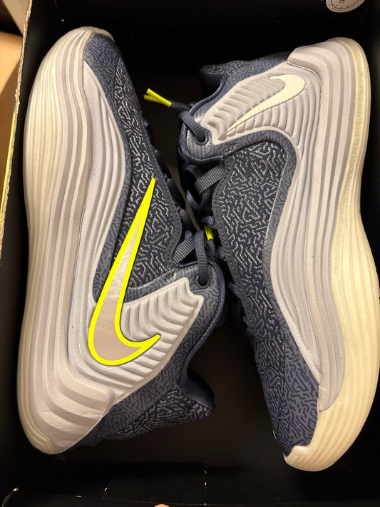 Nike Giannis Freak 7, in grau/dunkelblau, Größe wählbar