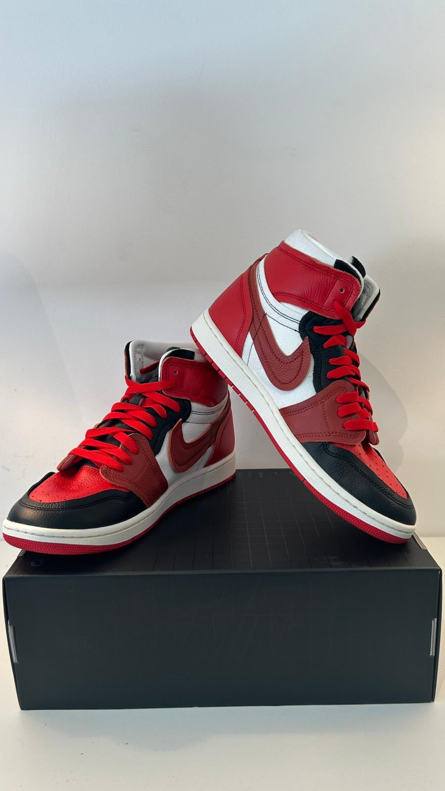 Nike Air Jordan 1 MM High, schwarz/rot/weiss, Größe 44
